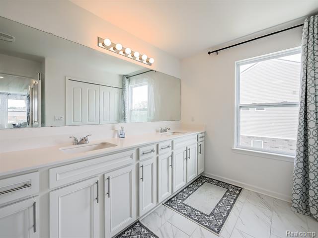 Builiding view twenty three for 4054 Jayden, Sterling Heights, MI. 48314
