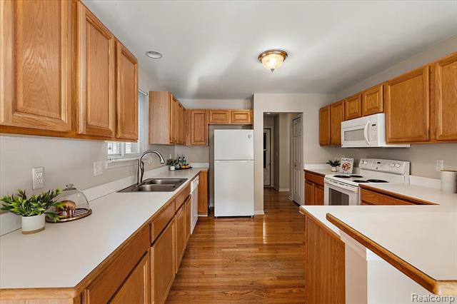 Builiding view eleven for 44119 Kendyl, Sterling Heights, MI. 48314