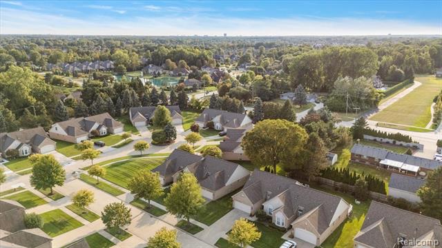 Builiding view twenty eight for 44119 Kendyl, Sterling Heights, MI. 48314