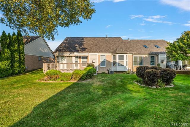 Builiding view twenty five for 44119 Kendyl, Sterling Heights, MI. 48314