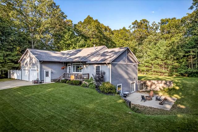 front view for 6472 Beverlyway Drive, Twin Lake, Mi. 49457