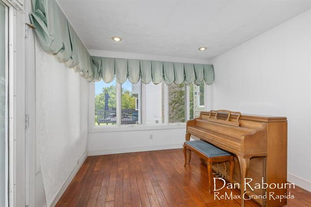 Builiding view eight for 5391 Ticonderoga, Grand Rapids, MI. 49508