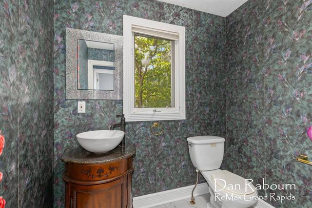 Builiding view fifteen for 5391 Ticonderoga, Grand Rapids, MI. 49508