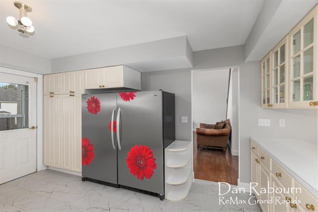 Builiding view nine for 5391 Ticonderoga, Grand Rapids, MI. 49508