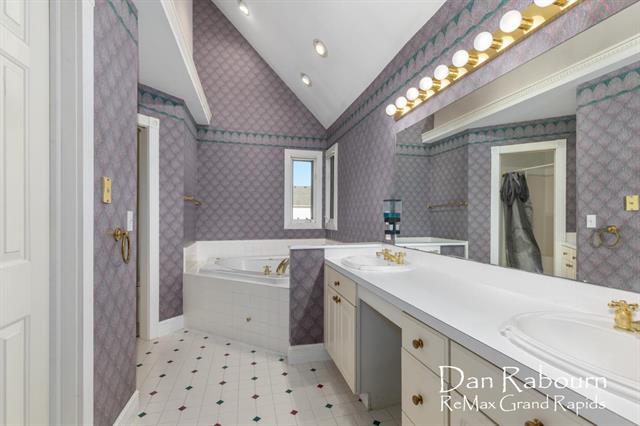 Builiding view nineteen for 5391 Ticonderoga, Grand Rapids, MI. 49508