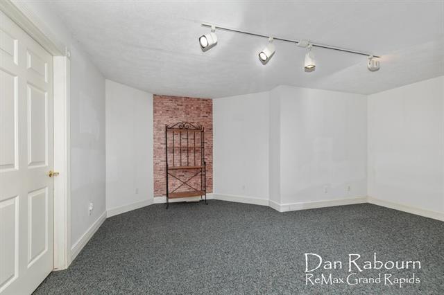 Builiding view thirty one for 5391 Ticonderoga, Grand Rapids, MI. 49508