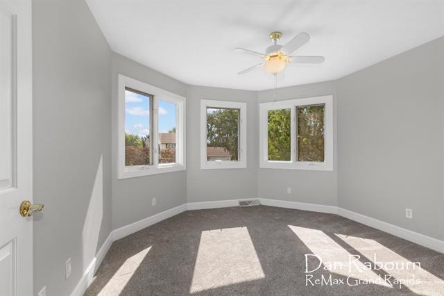 Builiding view twenty one for 5391 Ticonderoga, Grand Rapids, MI. 49508