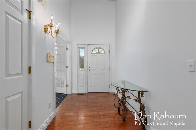 Builiding view two for 5391 Ticonderoga, Grand Rapids, MI. 49508