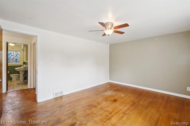 Builiding view eleven for 24260 Coolidge Highway, Oak Park, MI. 48237