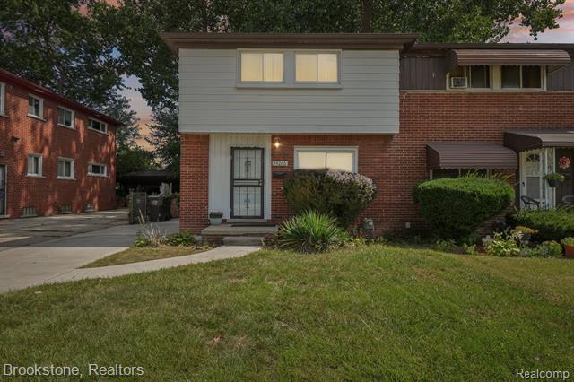 Builiding view one for 24260 Coolidge Highway, Oak Park, MI. 48237