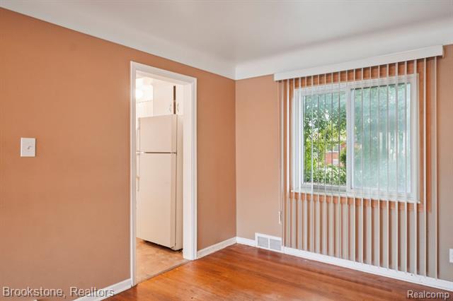 Builiding view seven for 24260 Coolidge Highway, Oak Park, MI. 48237