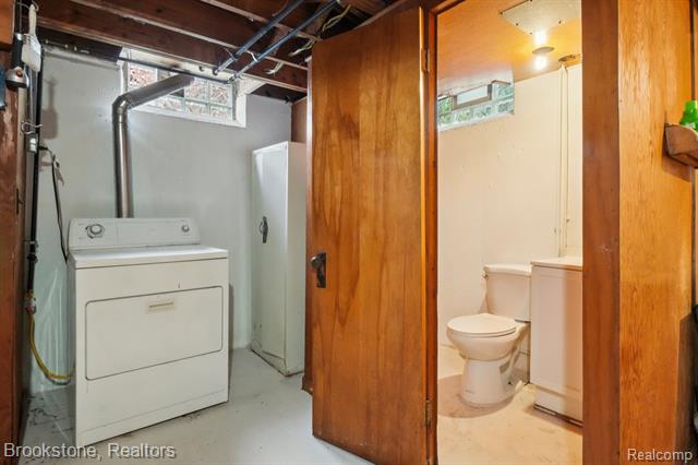 Builiding view seventeen for 24260 Coolidge Highway, Oak Park, MI. 48237