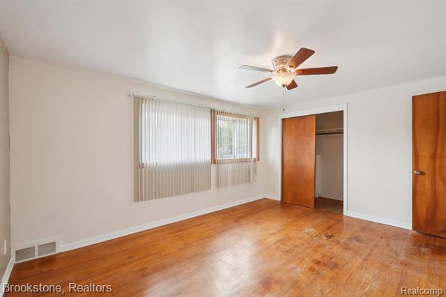 Builiding view ten for 24260 Coolidge Highway, Oak Park, MI. 48237