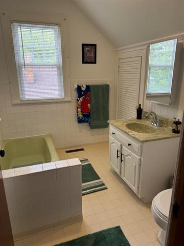 Builiding view twenty four for 300 Brady, Chesaning, MI. 48616