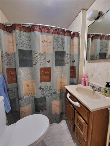 Builiding view fifteen for 3322 Palmer, Lansing, MI. 48910