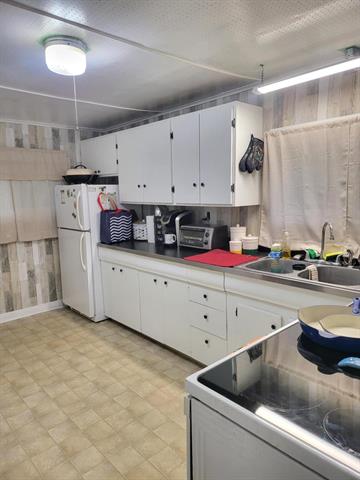 Builiding view twelve for 3322 Palmer, Lansing, MI. 48910