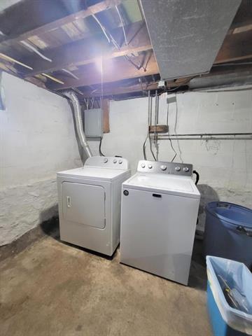 Builiding view twenty five for 3322 Palmer, Lansing, MI. 48910