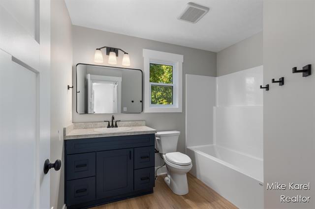 Builiding view fourteen for 10613 68Th, Allendale, MI. 49401