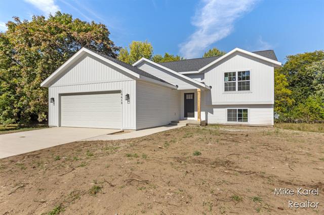 front view for 10613 68Th Avenue, Allendale, Mi. 49401
