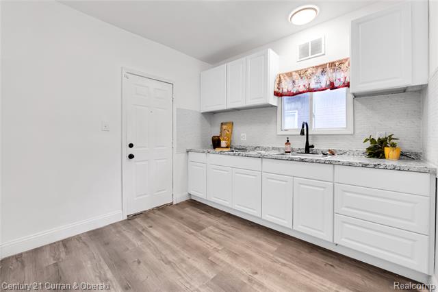 Builiding view nine for 13918 Terry, Detroit, MI. 48227