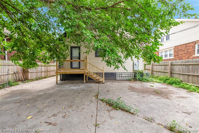 Builiding view thirty for 13918 Terry, Detroit, MI. 48227