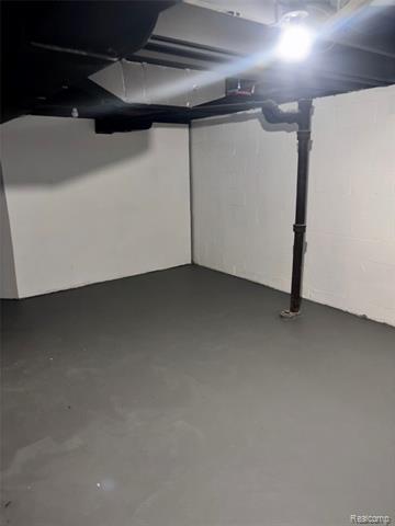 Builiding view twenty three for 16267 Edmore, Detroit, MI. 48205