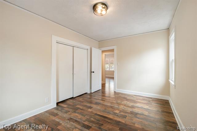 Builiding view thirty three for 16565 Roselawn, Detroit, MI. 48221