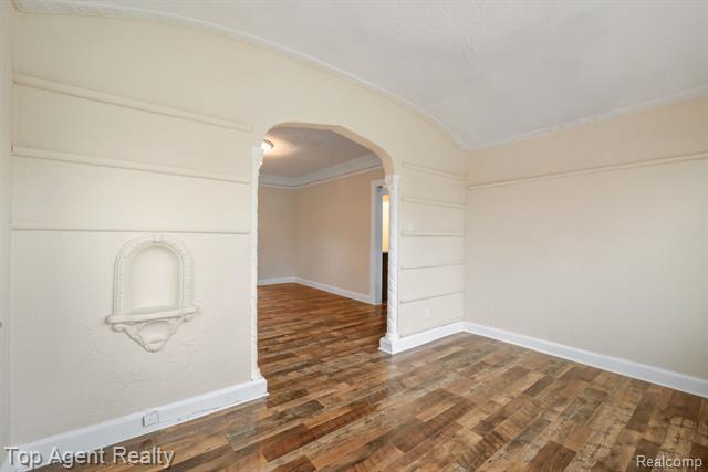 Builiding view twenty three for 16565 Roselawn, Detroit, MI. 48221