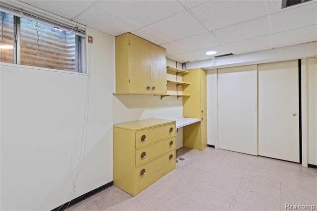 Builiding view eighteen for 1512 Chateaufort, Detroit, MI. 48207