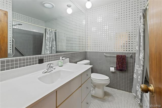 Builiding view fifteen for 1512 Chateaufort, Detroit, MI. 48207