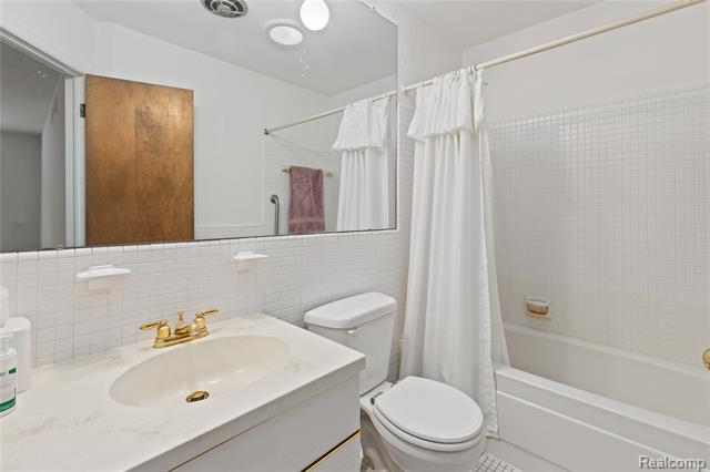 Builiding view thirteen for 1512 Chateaufort, Detroit, MI. 48207