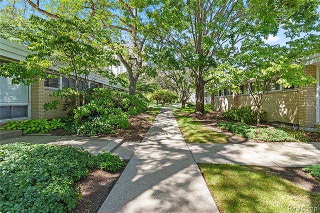 Builiding view twenty three for 1512 Chateaufort, Detroit, MI. 48207