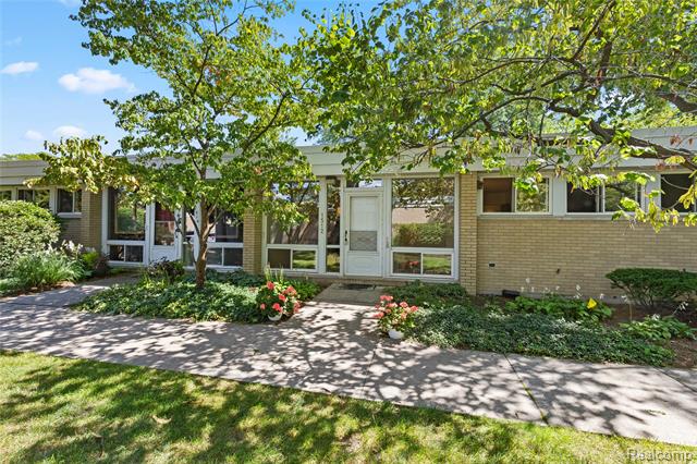 front view for 1512 Chateaufort Place, Detroit, Mi. 48207