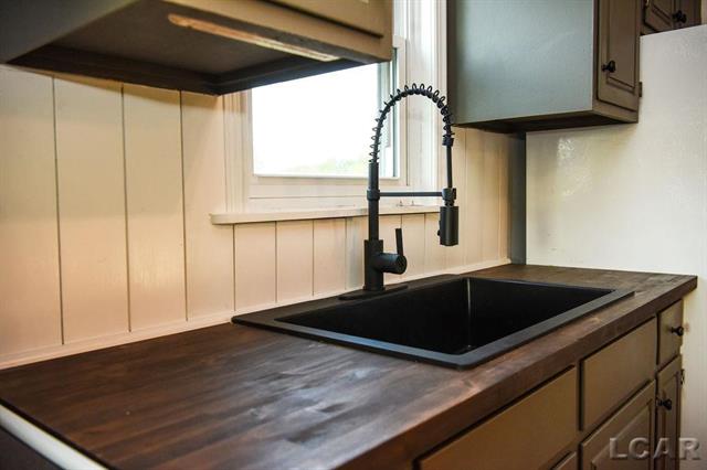 Builiding view sixteen for 4675 Munson, Hudson, MI. 49247