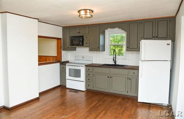 Builiding view twelve for 4675 Munson, Hudson, MI. 49247