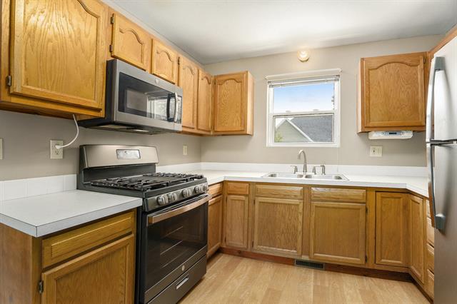 Builiding view five for 916 Yeomans, Ionia, MI. 48846