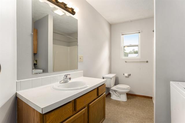 Builiding view nine for 916 Yeomans, Ionia, MI. 48846