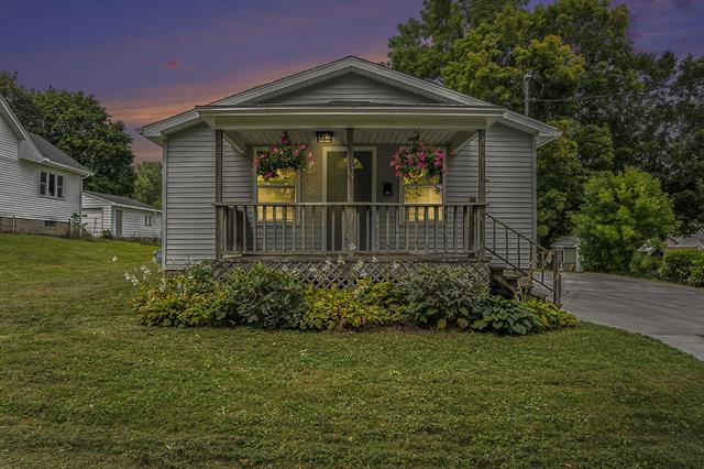 Builiding view sixteen for 916 Yeomans, Ionia, MI. 48846