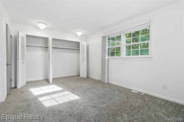 Builiding view seventeen for 414 Oak, Ypsilanti, MI. 48198