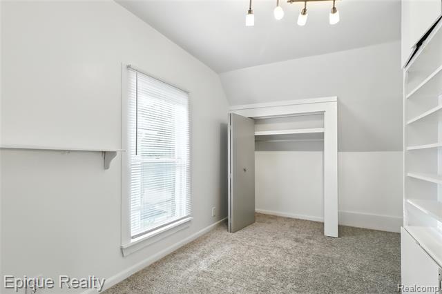 Builiding view twenty one for 414 Oak, Ypsilanti, MI. 48198