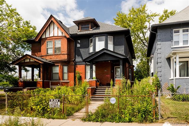 front view for 708 W Euclid Street, Detroit, Mi. 48202
