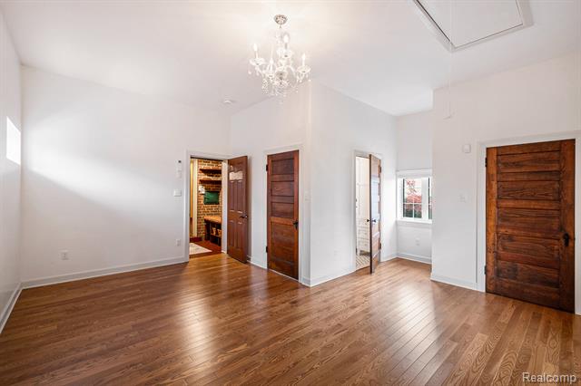 Builiding view eighteen for 1725 Lincoln, Flint, MI. 48503