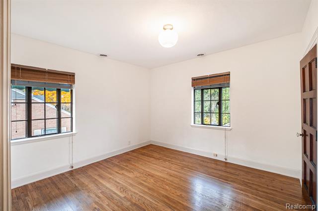 Builiding view seventeen for 1725 Lincoln, Flint, MI. 48503