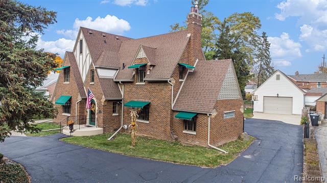 Builiding view thirty one for 1725 Lincoln, Flint, MI. 48503