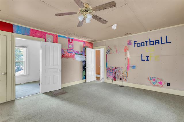 Builiding view eighteen for 217 Marshall, Brooklyn, MI. 49230