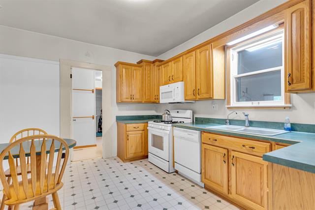 Builiding view eleven for 217 Marshall, Brooklyn, MI. 49230