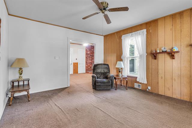 Builiding view fifteen for 217 Marshall, Brooklyn, MI. 49230