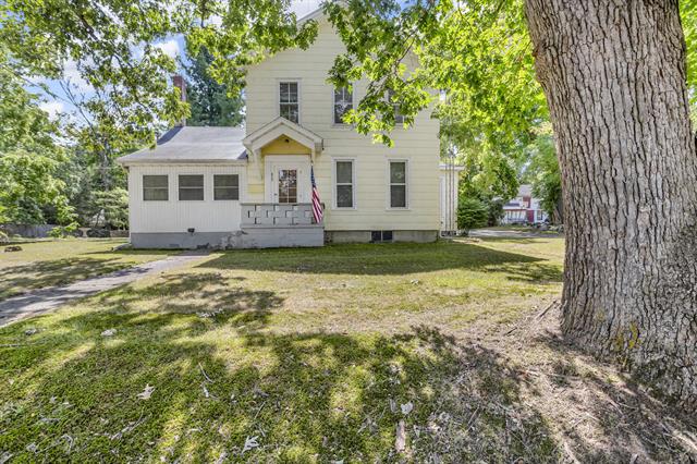 Builiding view one for 217 Marshall, Brooklyn, MI. 49230