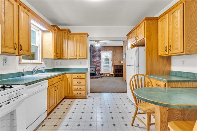 Builiding view seven for 217 Marshall, Brooklyn, MI. 49230