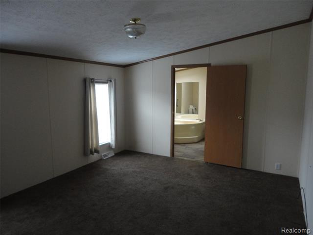 Builiding view nineteen for 13463 Pear, Carleton, MI. 48117